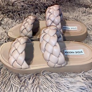 Nude slides from Steve Madden 💕